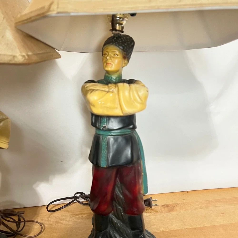 *RARE* Vintage Chalkware  European Couple Lamps‎ *RARE*